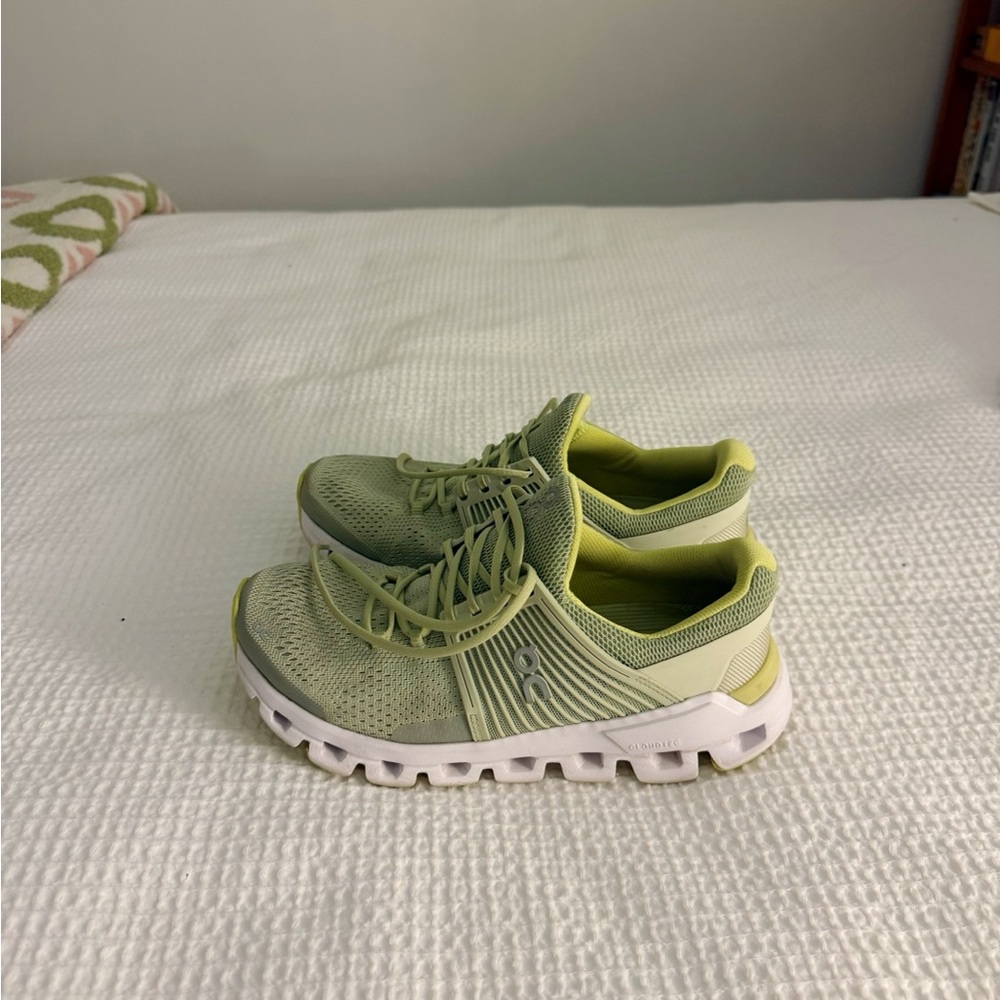 ON Cloudswift Tennis Shoes